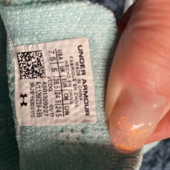 Never used wrong size. Beautiful color & shoe. 7 1/2 Under Armor - Picture 8 of 9